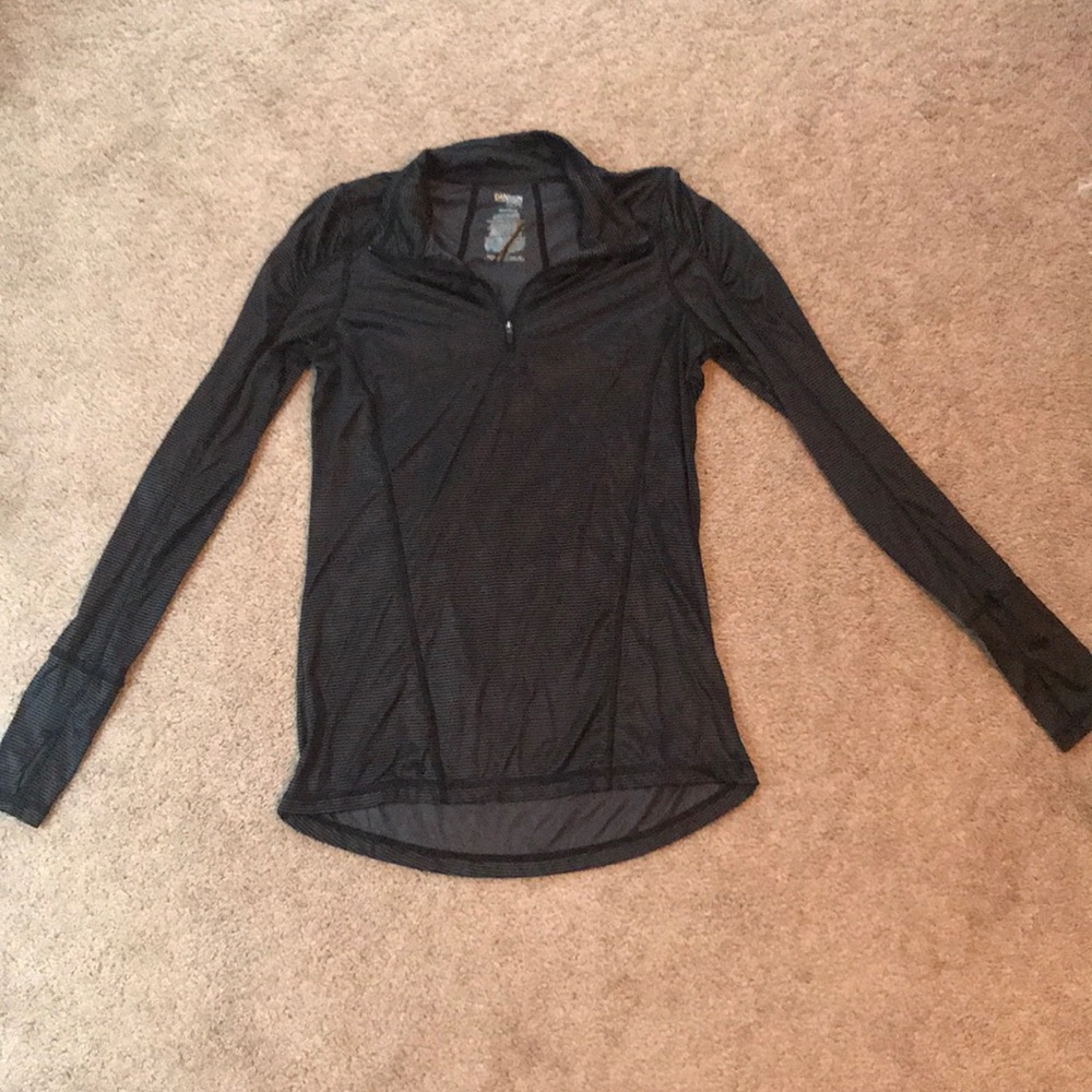 Athletic fitted shirt